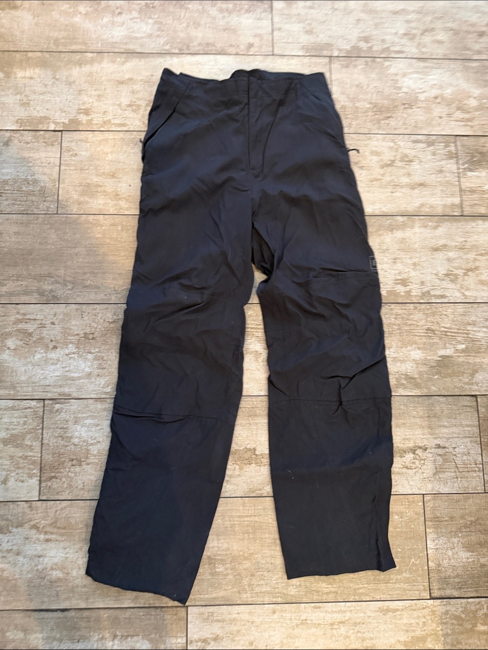 Men's Black Cargo Snow Pants with Multi-Pocket Utility